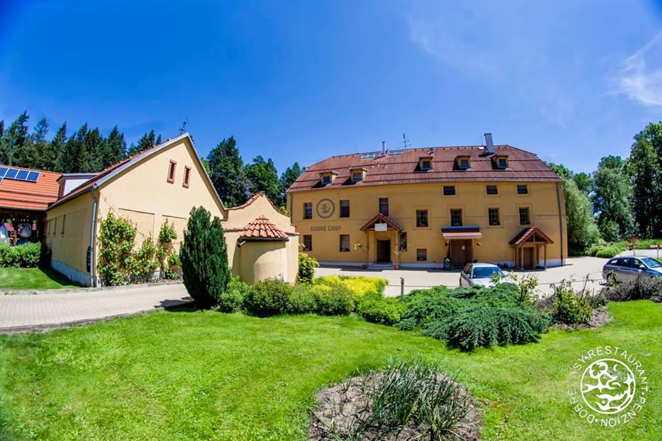 Penzion Dobre Casy Jindřichŭv Hradec Exterior foto